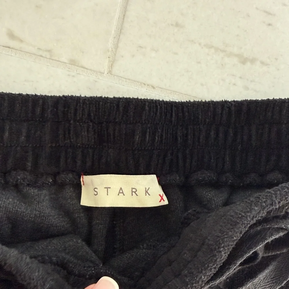 Cozy Women's Velvet Black Shorts Size S